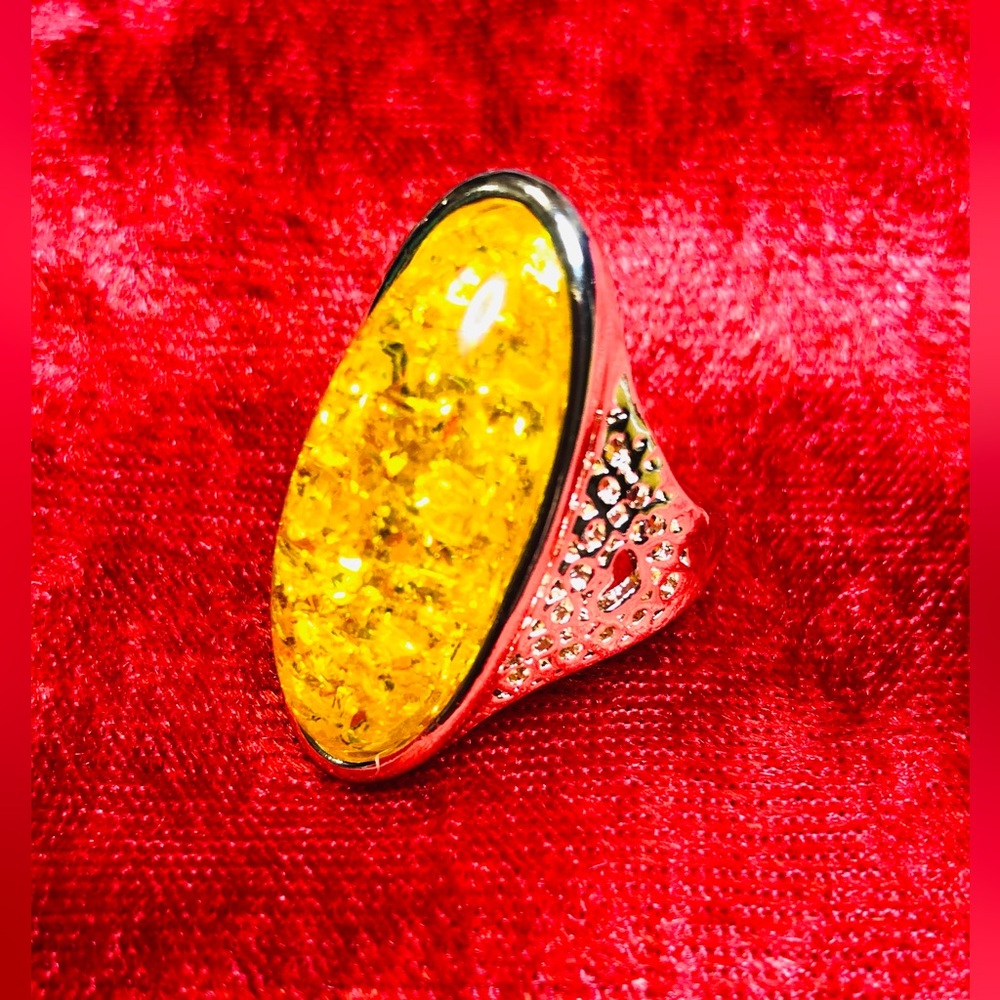 Anillo dorado grande para fiesta
